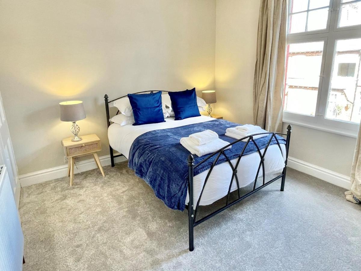 The Balmoral Close To The Racecourse *